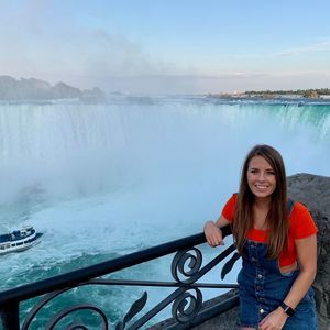 Meet your Posher, Cortney